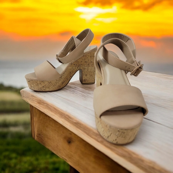 Y. Not? Women's size 8M Beige cork wedged strappy heels. SEE Pics - Picture 6 of 12